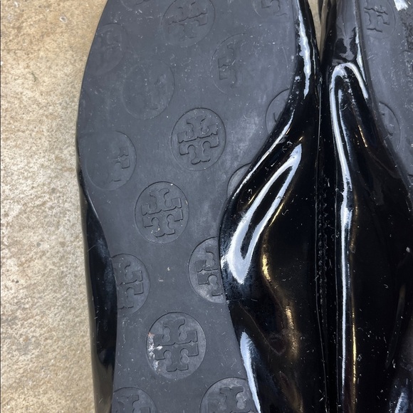 Tory Burch patent leather Black Ballet Flats
Size: 5?(please read description) - Picture 6 of 9
